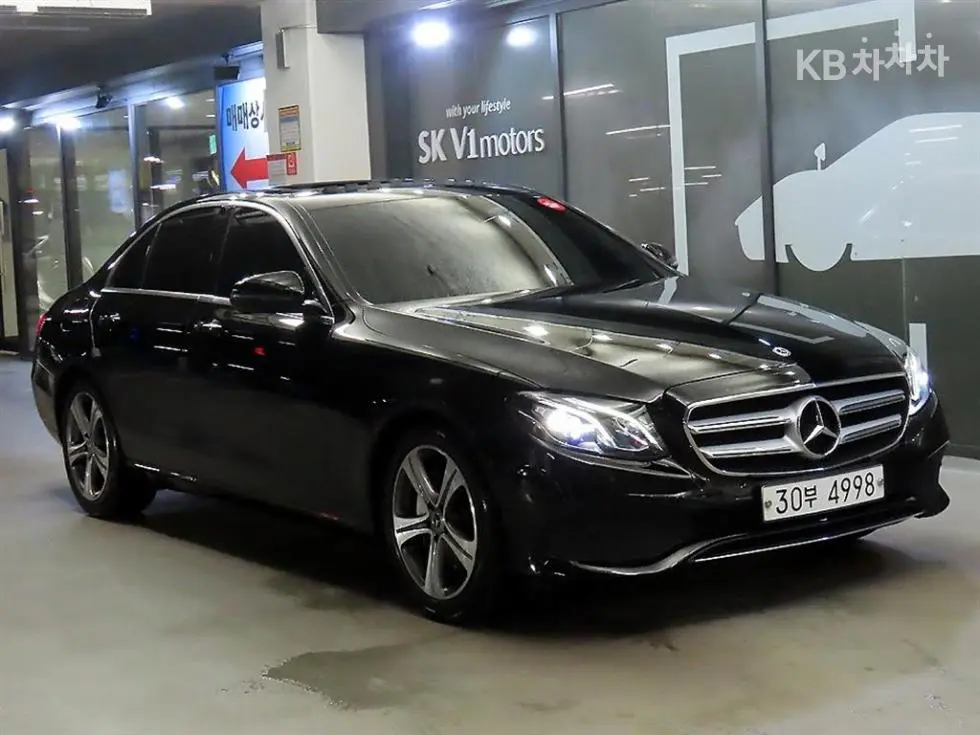 Mercedes-Benz E-Клас (W213) E300 Avantgarde - Image 1
