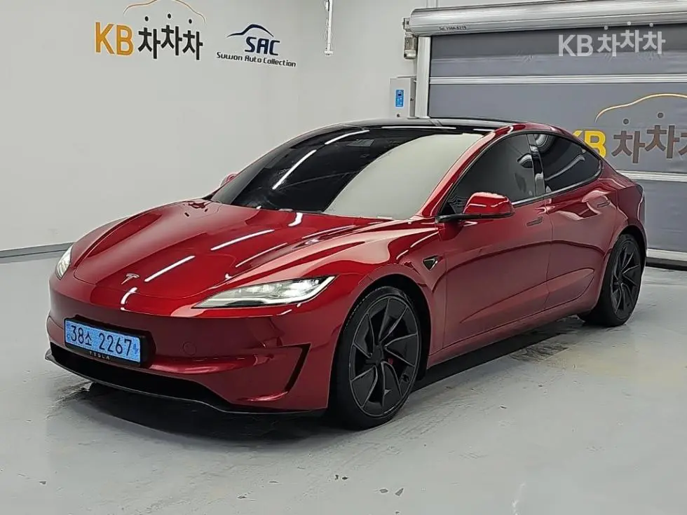 Tesla Model 3 Performance - Image 1
