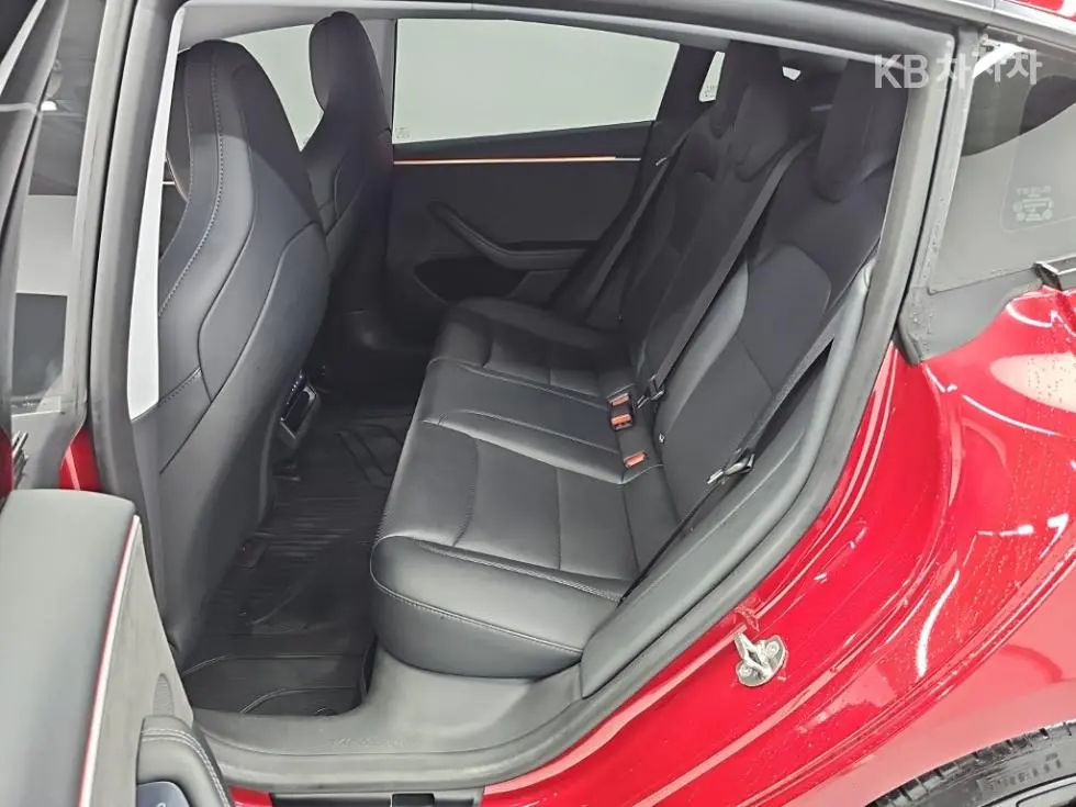 Tesla Model 3Performance - 12