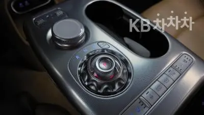Дженезис GV60Стандартен 2WD Стандартен - 8