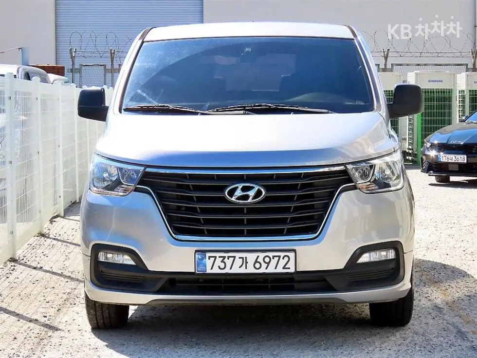 Хюндай The New Grand Starex Комби 11-местен Смарт - Image 1