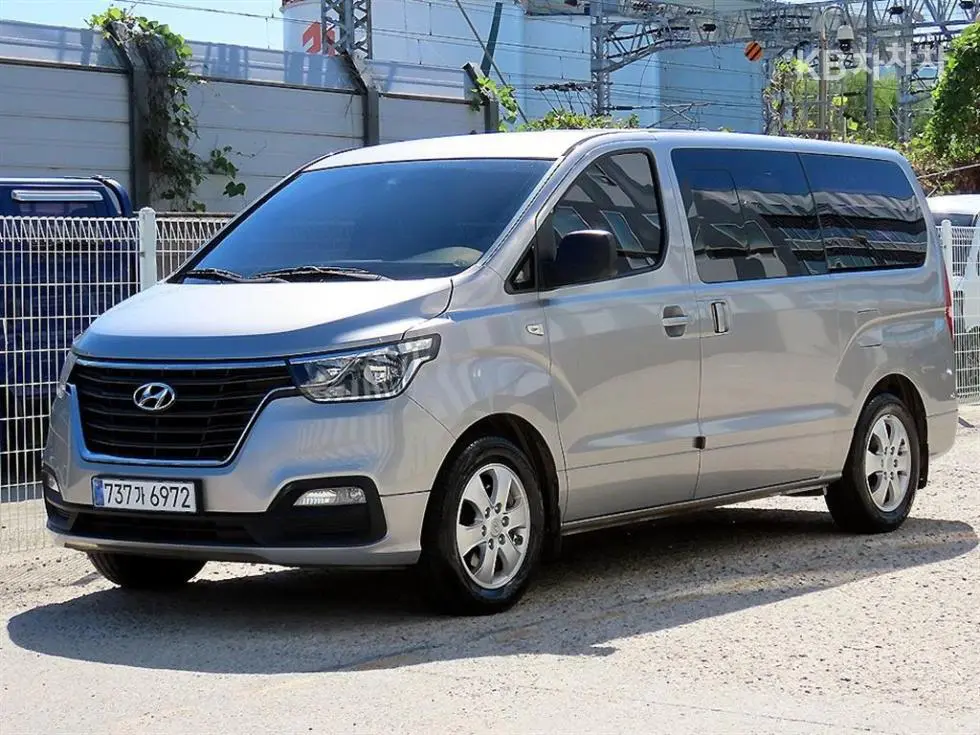 Хюндай The New Grand StarexКомби 11-местен Смарт - 2