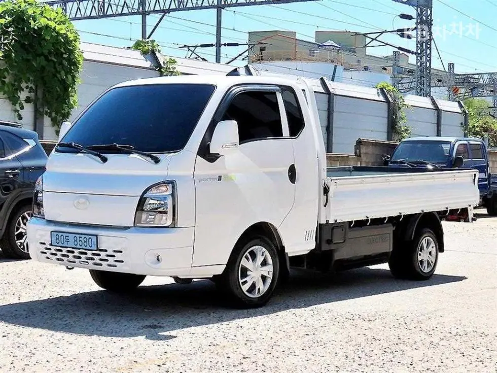 Хюндай Porter 2 ЕлектрическиSuper Cab Удължено междуосие Premium Специал (специален признак/издание) - 2