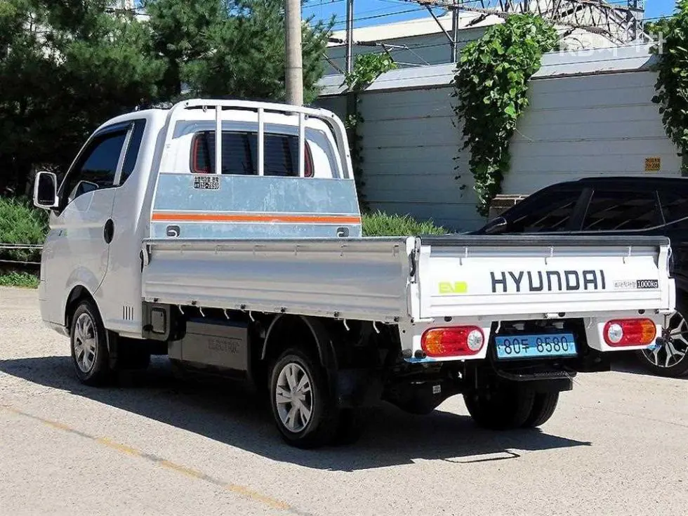 Хюндай Porter 2 ЕлектрическиSuper Cab Удължено междуосие Premium Специал (специален признак/издание) - 3