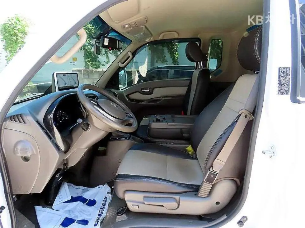 Хюндай Porter 2 ЕлектрическиSuper Cab Удължено междуосие Premium Специал (специален признак/издание) - 6