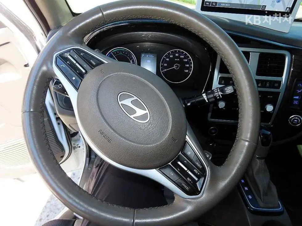 Хюндай Porter 2 ЕлектрическиSuper Cab Удължено междуосие Premium Специал (специален признак/издание) - 8