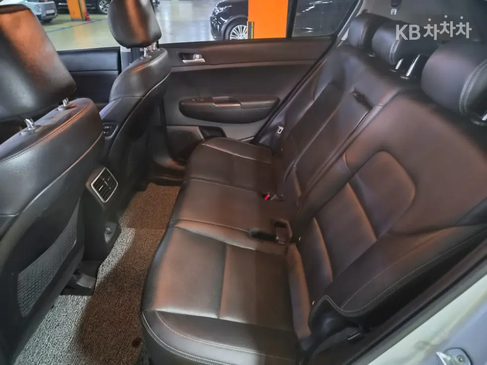 Киа Sportage The Bold2.0 Дизел 2WD Престиж - 15