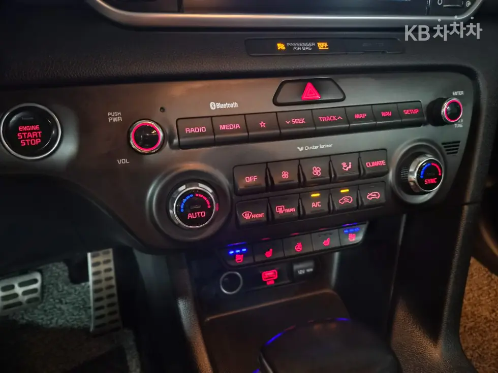 Киа Sportage The Bold2.0 Дизел 2WD Престиж - 12