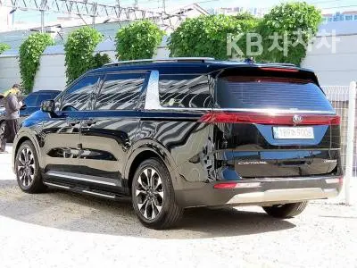 Киа Канивал 4-то поколениеG3.5 GDI 9-местен Signature - 3