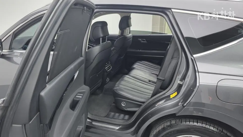 Genesis GV803.0 Diesel 2WD - 17
