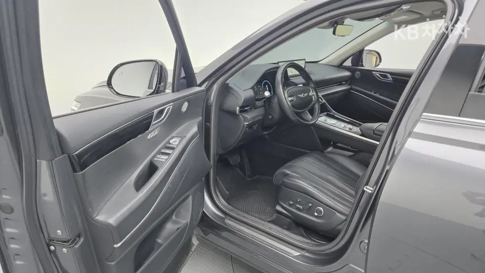 Genesis GV803.0 Diesel 2WD - 18