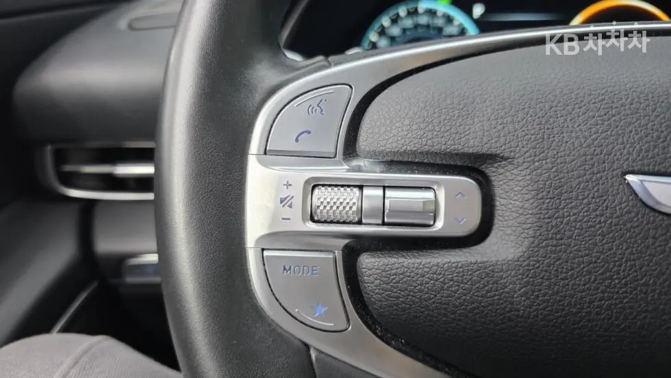 Genesis GV803.0 Diesel 2WD - 23