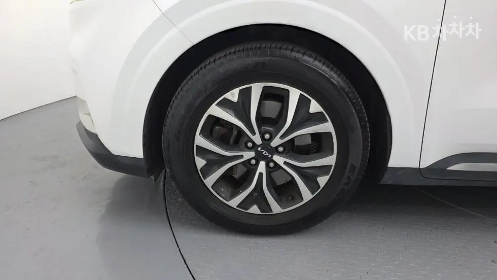 Kia Carnival 4th generationD2.2 9-seater Noblesse - 8
