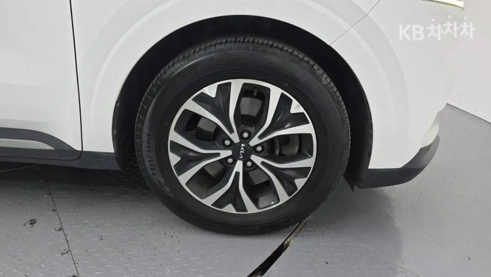 Kia Carnival 4th generationD2.2 9-seater Noblesse - 10