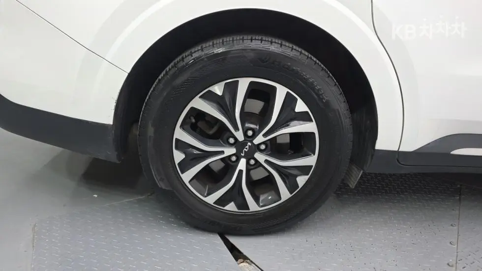 Kia Carnival 4th generationD2.2 9-seater Noblesse - 11