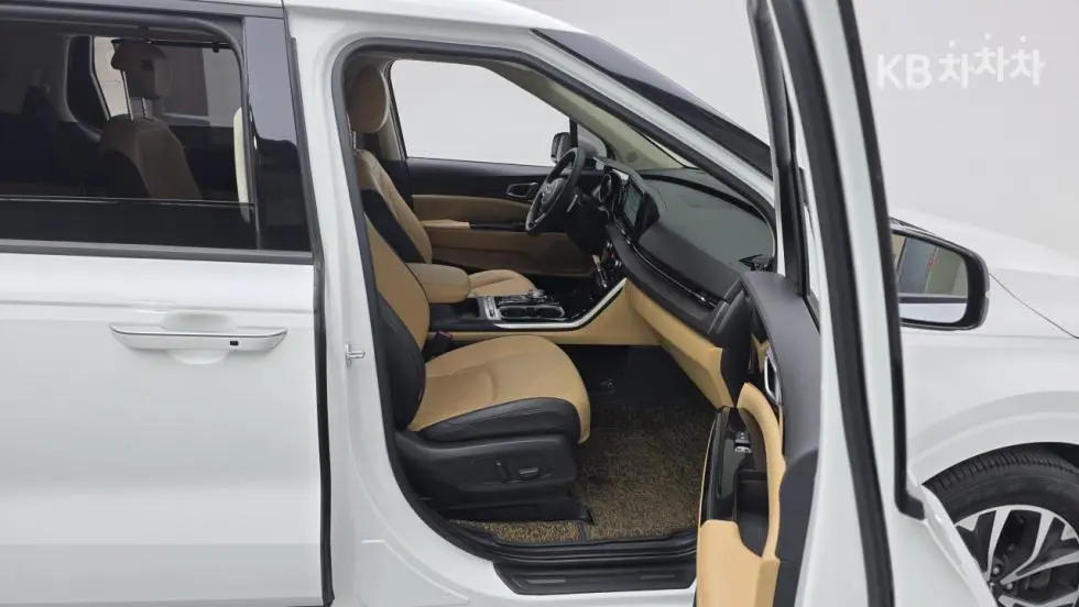 Kia Carnival 4th generationD2.2 9-seater Noblesse - 15