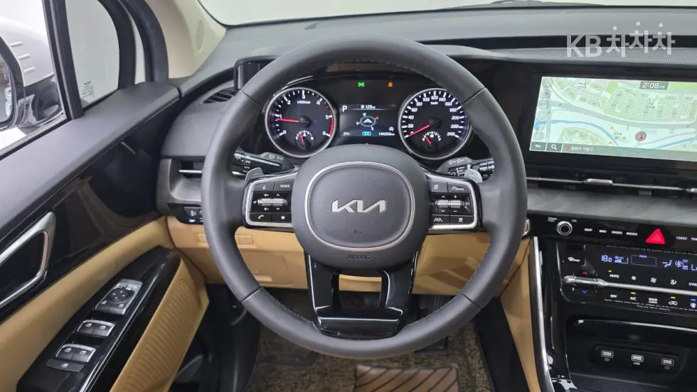 Kia Carnival 4th generationD2.2 9-seater Noblesse - 18