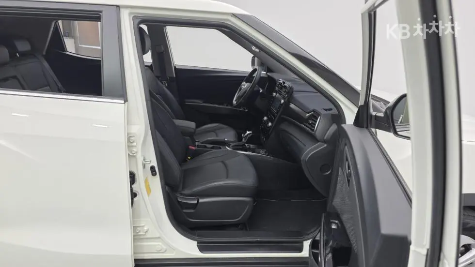 KG Mobility Very New (facelift/refresh; particularly for Tivoli) TivoliGasoline V1 2WD Standard - 11