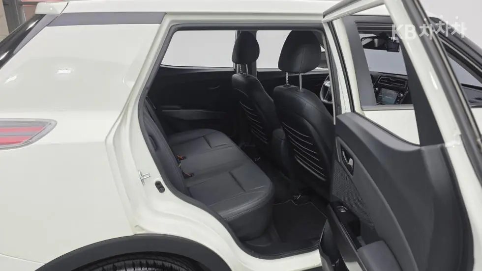 KG Mobility Very New (facelift/refresh; particularly for Tivoli) TivoliGasoline V1 2WD Standard - 12