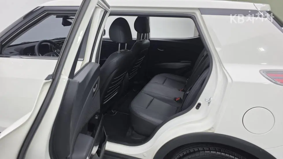 KG Mobility Very New (facelift/refresh; particularly for Tivoli) TivoliGasoline V1 2WD Standard - 16