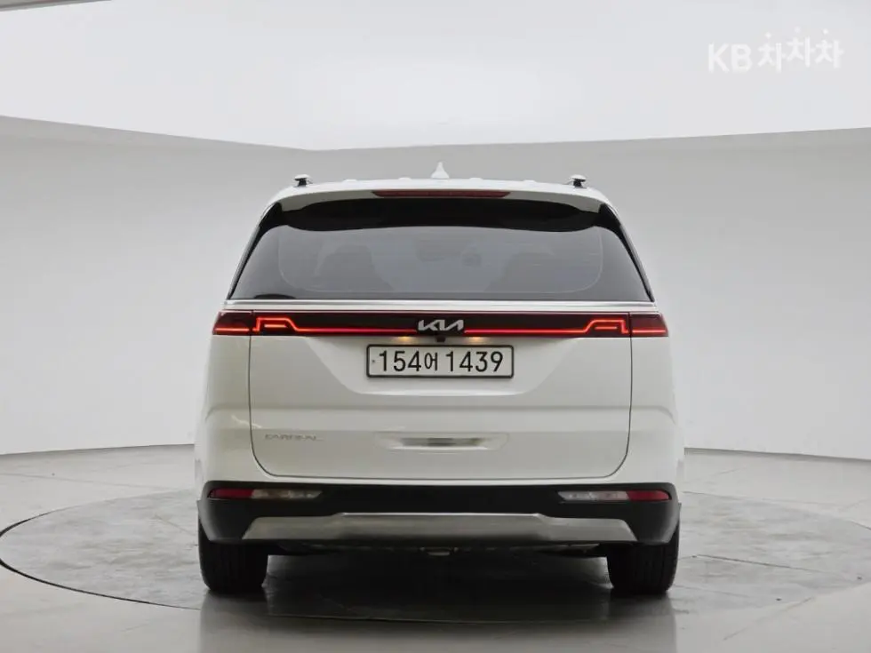 Kia Carnival 4th generationD2.2 9-seater Signature - 4