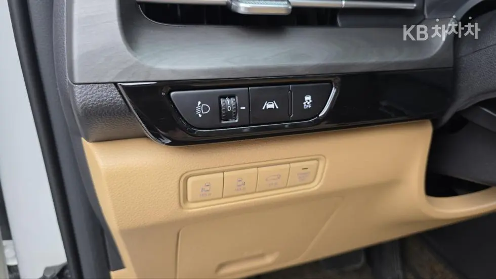 Kia Carnival 4th generationD2.2 9-seater Signature - 10