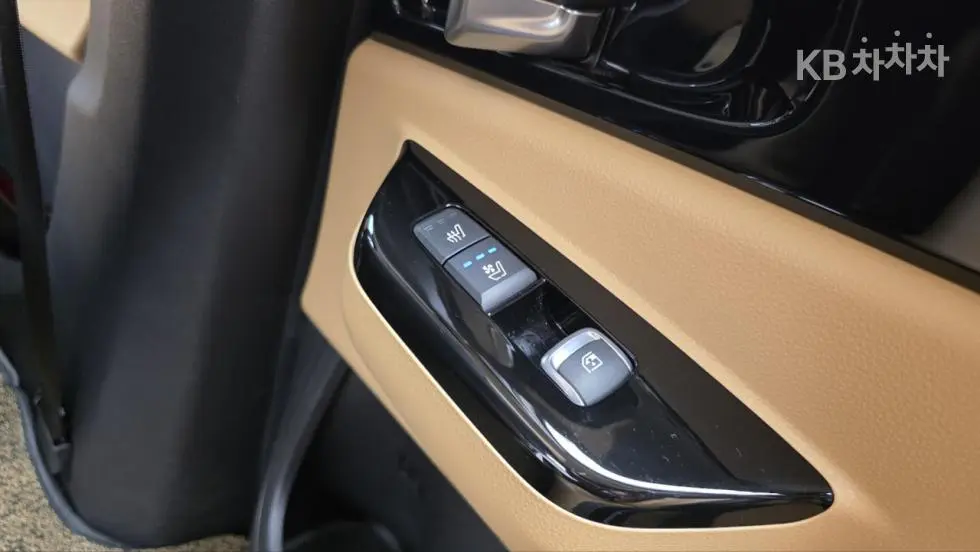 Kia Carnival 4th generationD2.2 9-seater Signature - 15