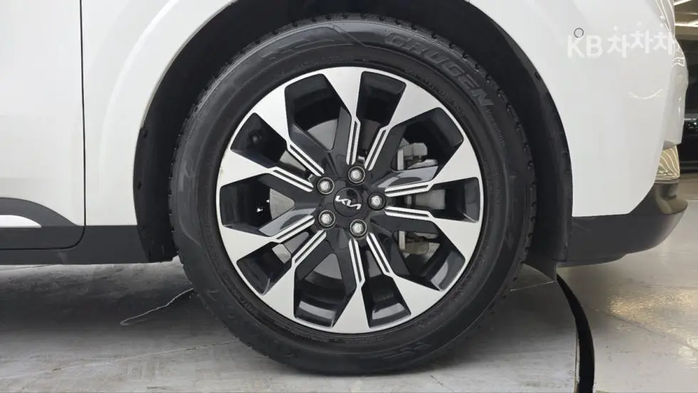 Kia Carnival 4th generationD2.2 9-seater Signature - 20