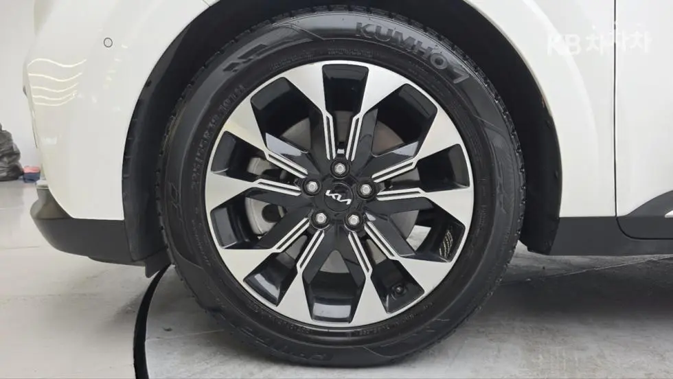 Kia Carnival 4th generationD2.2 9-seater Signature - 21