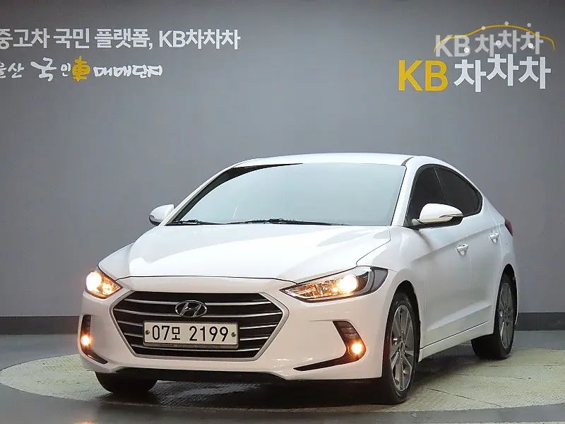 Hyundai Avante (Elantra)AD 1.6 GDi Value Plus - Image 1