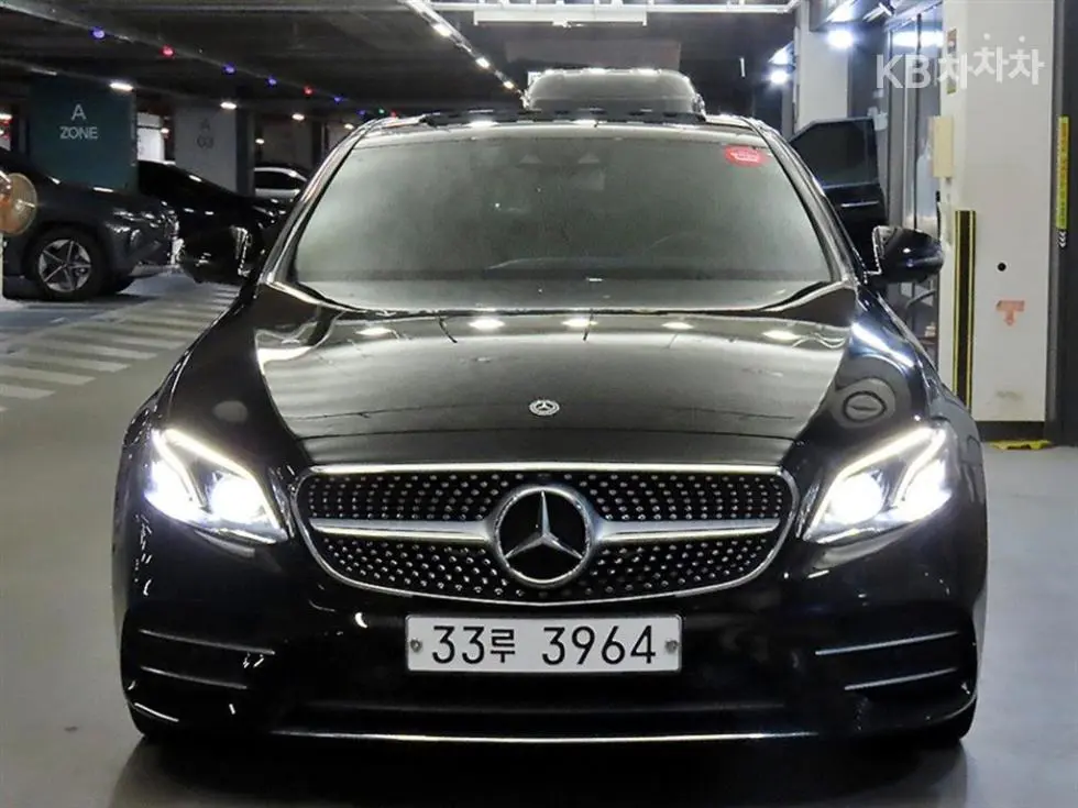 Mercedes-Benz E-Клас (W213) E300 AMG Line - 2