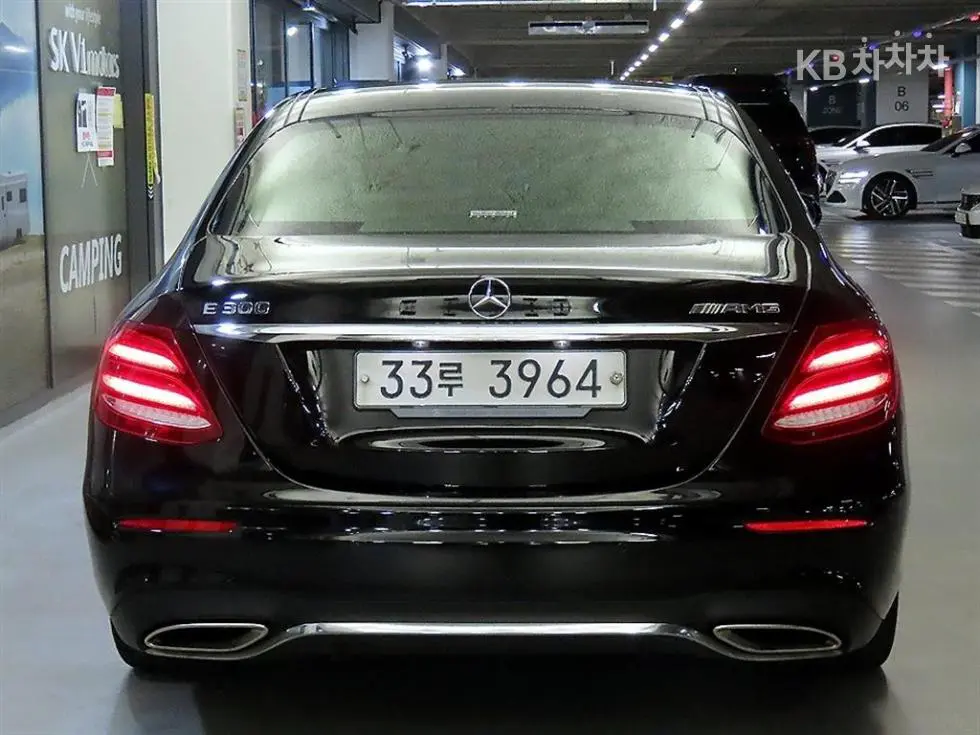 Mercedes-Benz E-Клас (W213) E300 AMG Line - 5