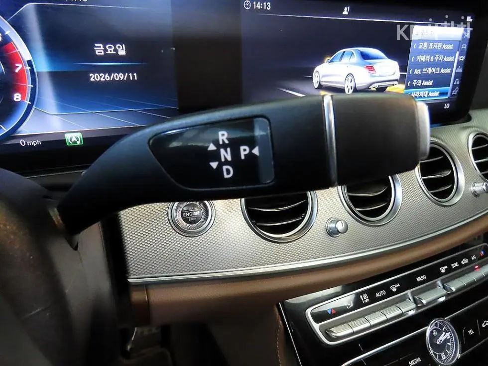 Mercedes-Benz E-Клас (W213) E300 AMG Line - 12
