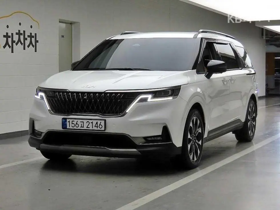 Kia Carnival 4th generation D2.2 9-seater Noblesse - Image 1