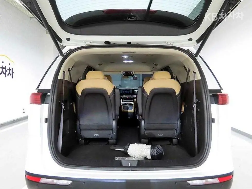 Kia Carnival 4th generationD2.2 9-seater Noblesse - 5