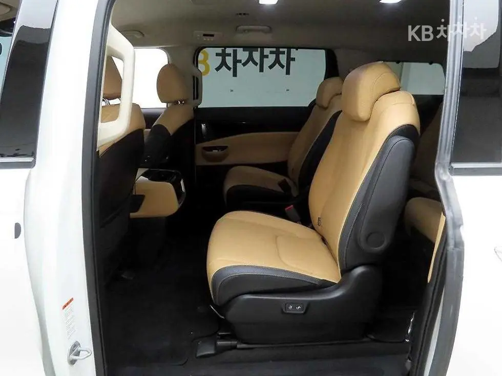 Kia Carnival 4th generationD2.2 9-seater Noblesse - 13