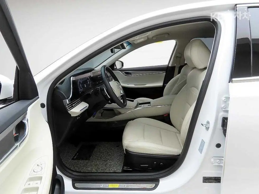Hyundai The New Grandeur2.5 Le Blanc - 12