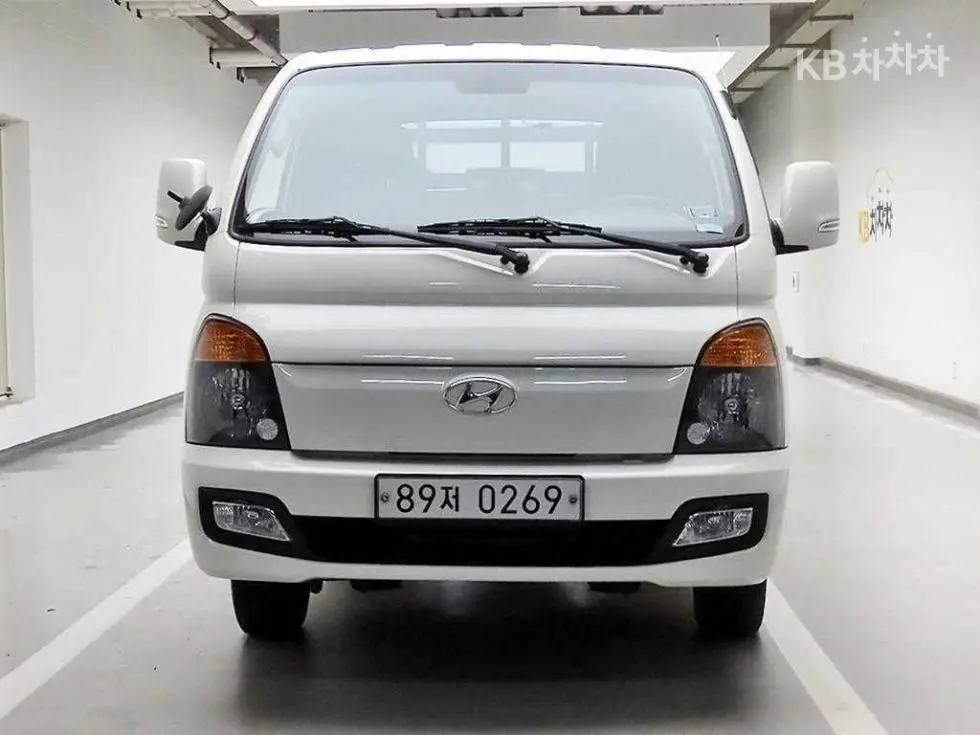 Hyundai Porter 2 Extra Long Super Cab CRDi Smart - Image 1