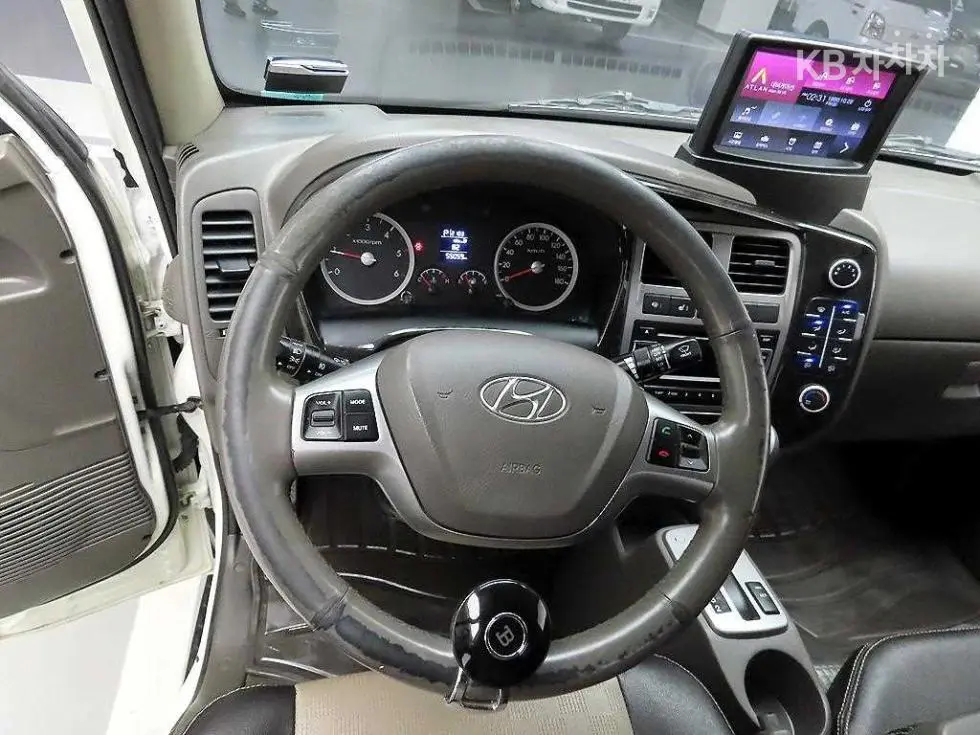 Hyundai Porter 2Extra Long Super Cab CRDi Smart - 7