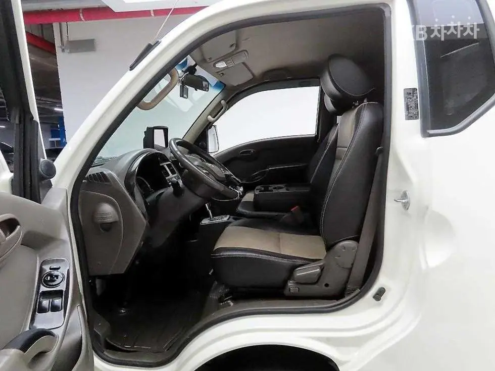 Hyundai Porter 2Extra Long Super Cab CRDi Smart - 12