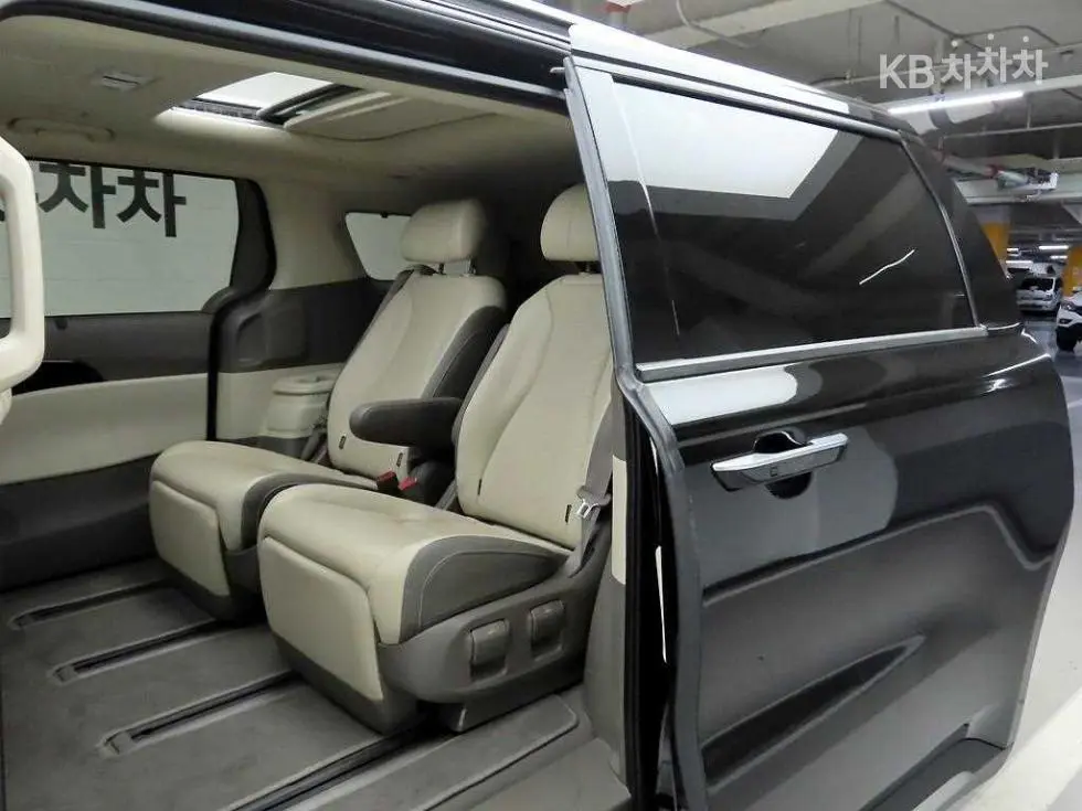 Kia Carnival 4th generationG3.5 GDI 7-seater Noblesse - 14