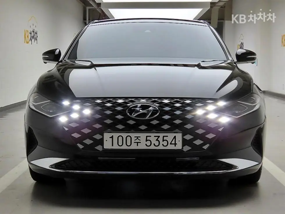 Hyundai The New Grandeur 3.3 Premium - Image 1