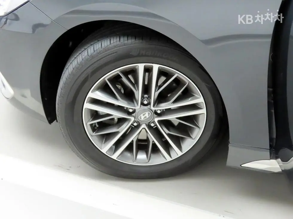 Hyundai GrandeurIGDiesel 2.2 Premium Standard - 19