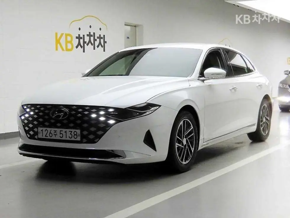 Hyundai The New Grandeur 2.5 Premium Choice - Image 1