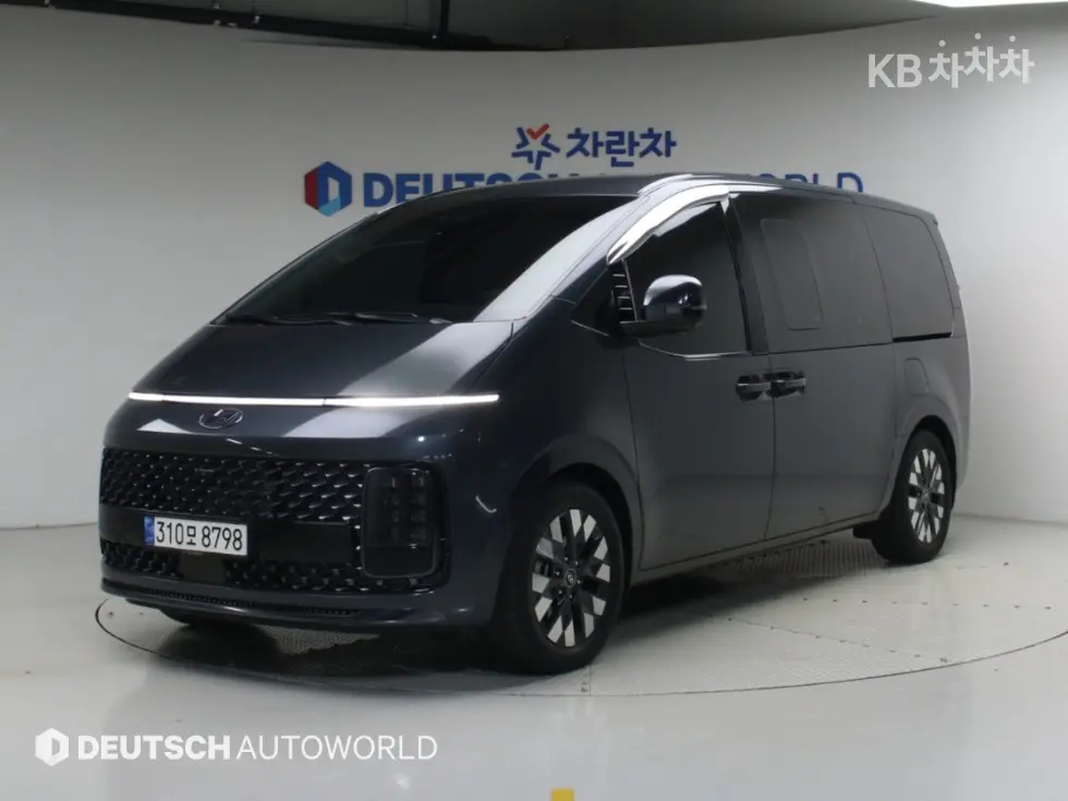 Hyundai Staria Lounge 2.2 Lounge 9 Inspiration - Image 1