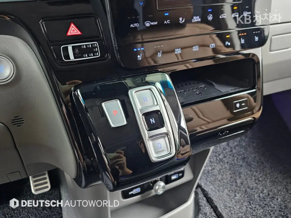 Hyundai Staria Lounge2.2 Lounge 9 Inspiration - 9