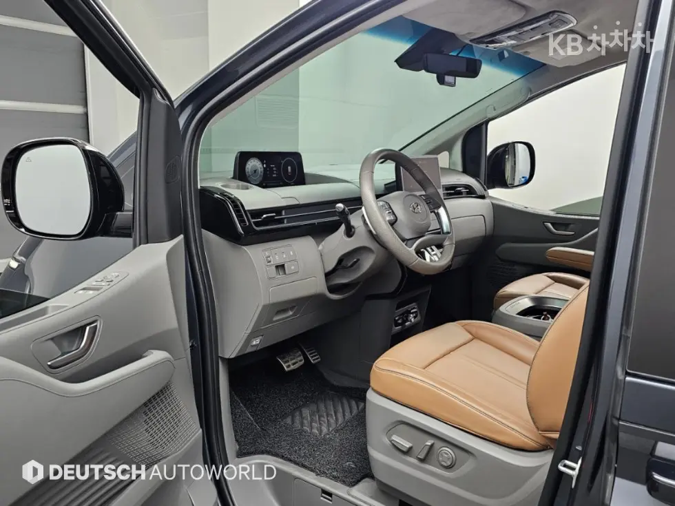 Hyundai Staria Lounge2.2 Lounge 9 Inspiration - 11