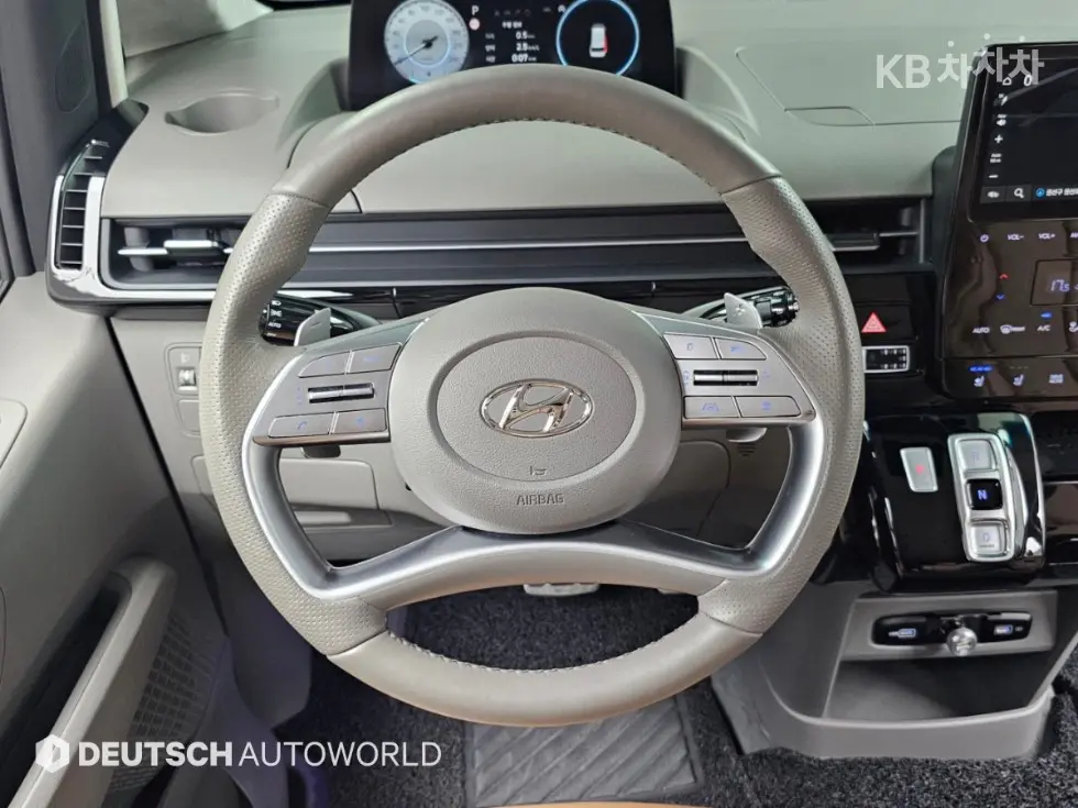 Hyundai Staria Lounge2.2 Lounge 9 Inspiration - 13