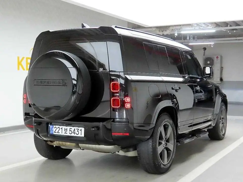 Land Rover Defender(L663)110 D300 X-DYN HSE - 4