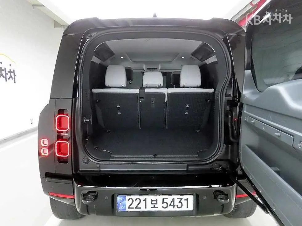 Land Rover Defender(L663)110 D300 X-DYN HSE - 5